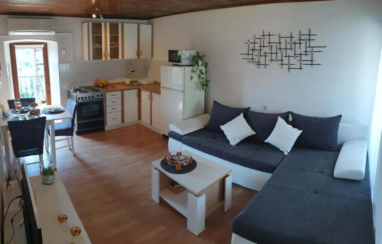 Apartman Lusi Buzdohanj Ngoại thất bức ảnh
